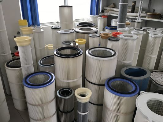 0製造工場における塵フィルタリングのための3.um孔隙性プラテッド空気カートリッジフィルター